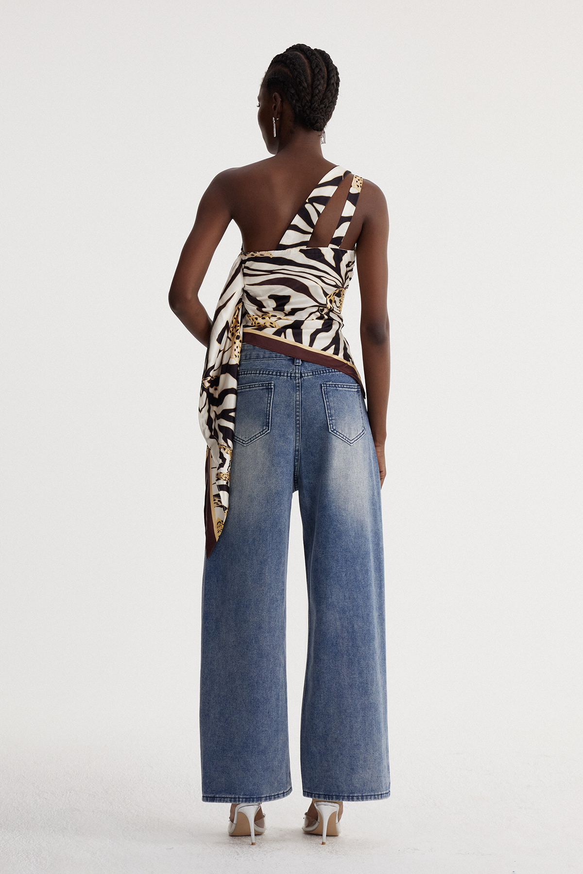 Ischys Cutout Barrel Jeans