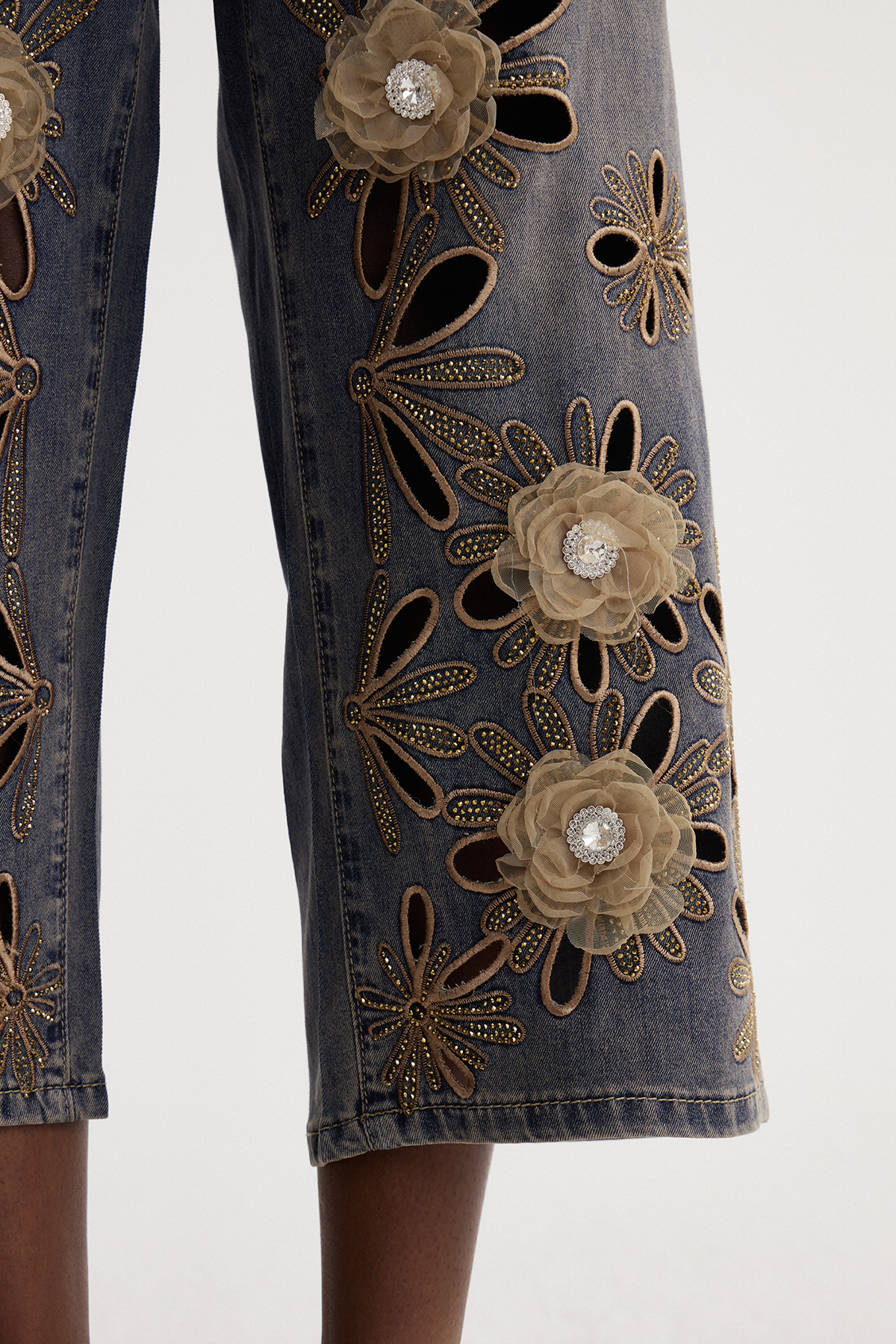 Iseult Flower Cutout Jeans
