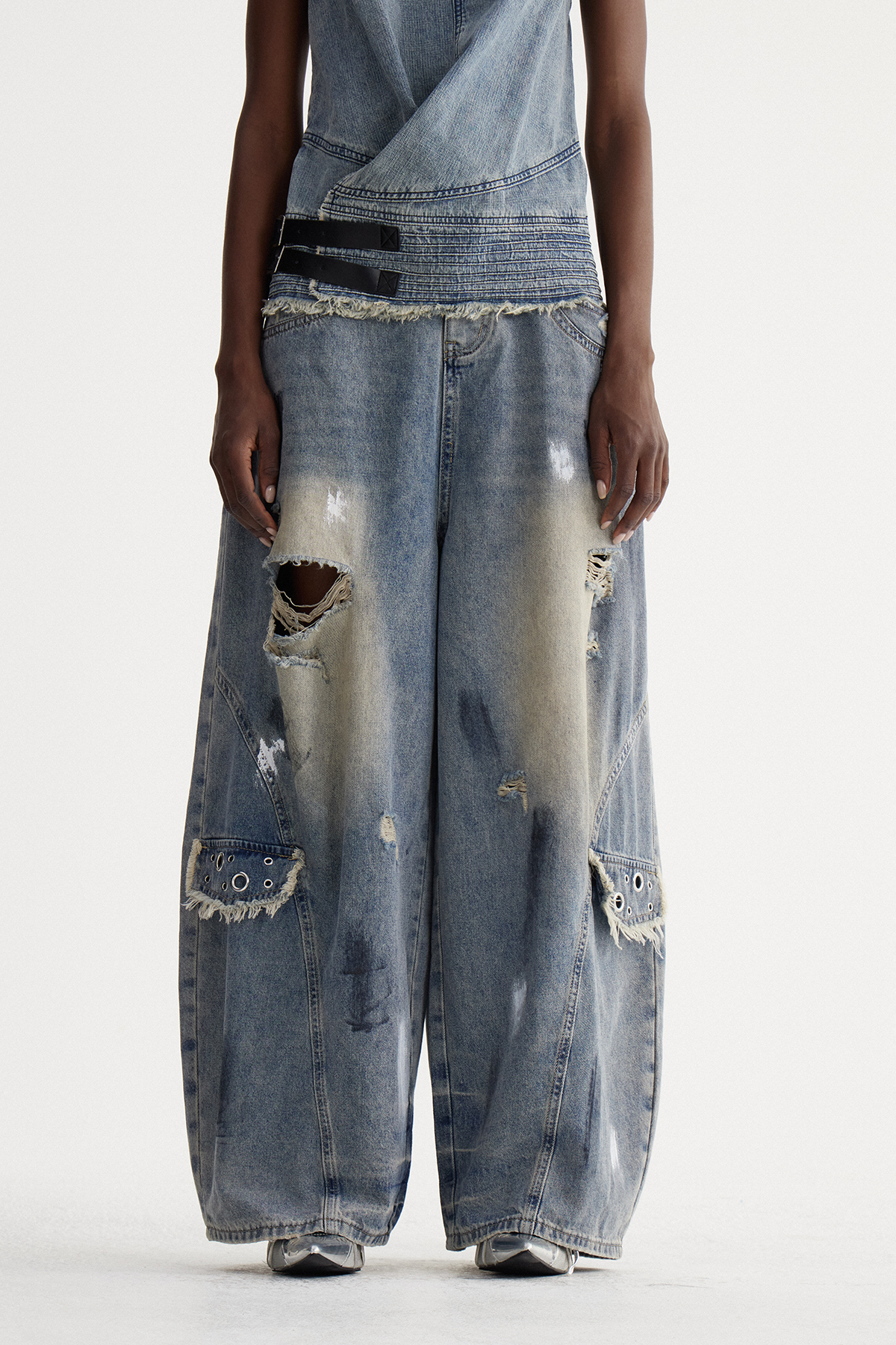 Ishaq Ripped Baggy Jeans