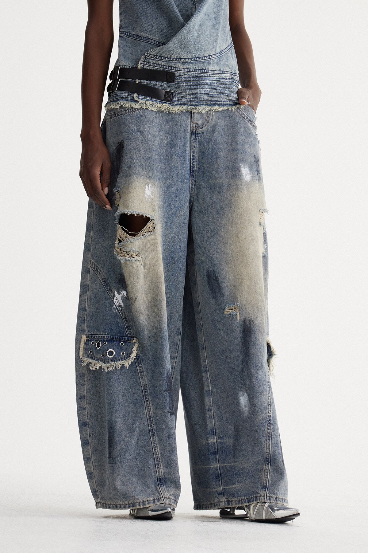 Ishaq Ripped Baggy Jeans