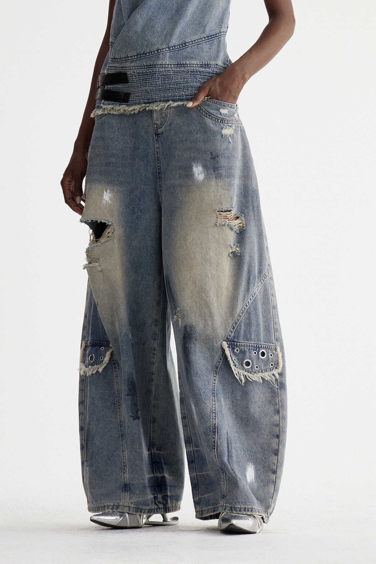 Ishaq Ripped Baggy Jeans