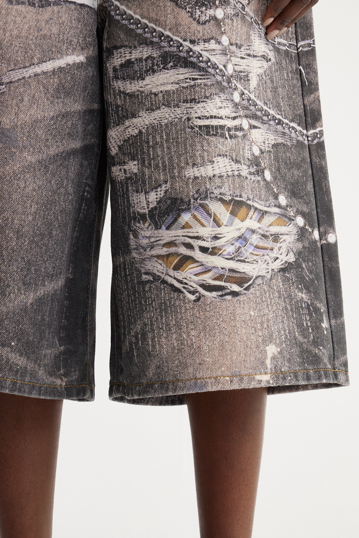 Ishita Print Grid Capri Jeans