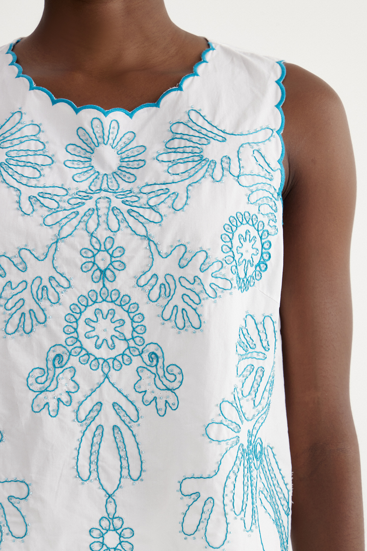 Ismaele Sleeveless Embroidered Shorts Set