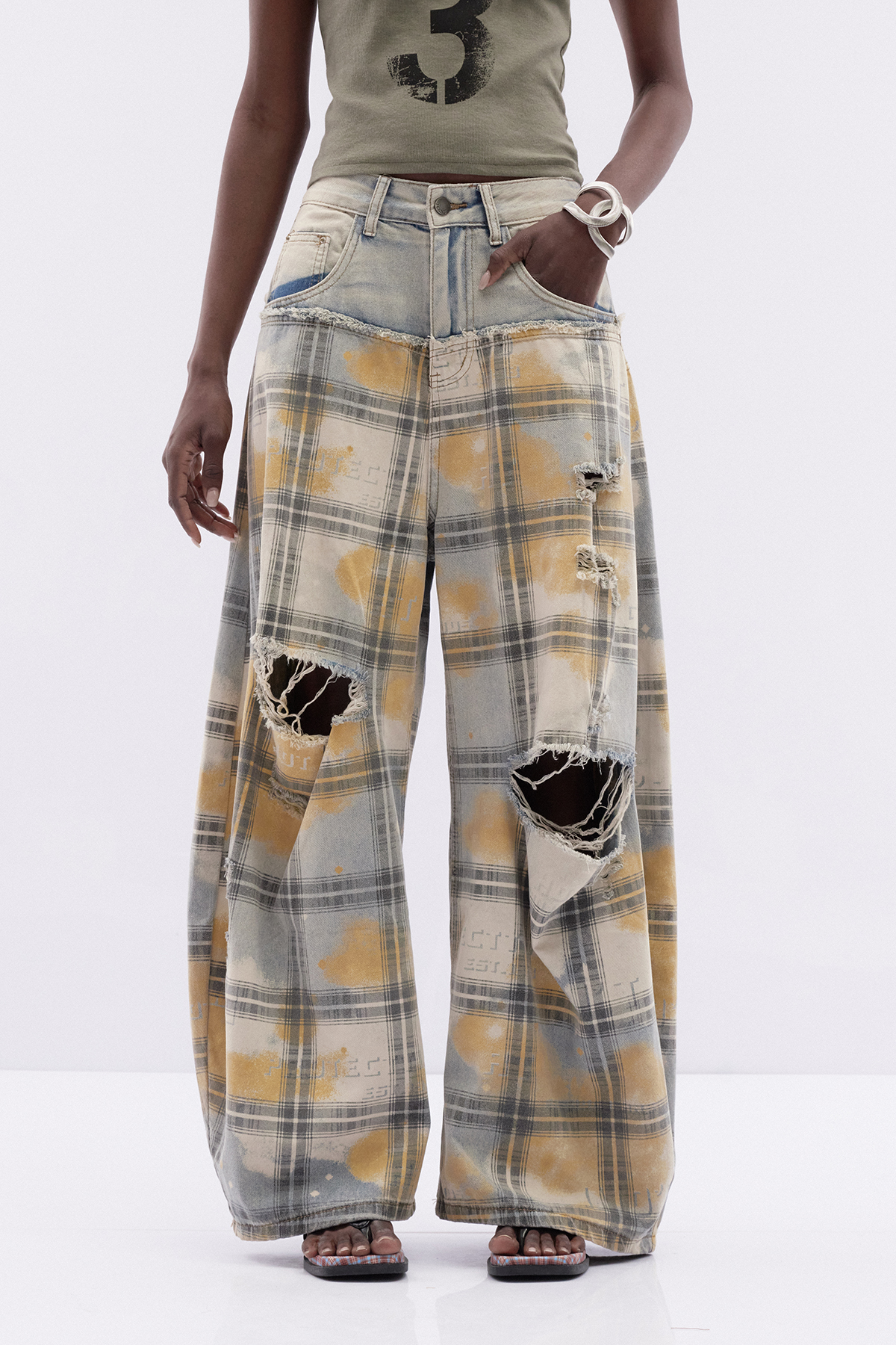Itzal Plaid Ripped Baggy Jeans
