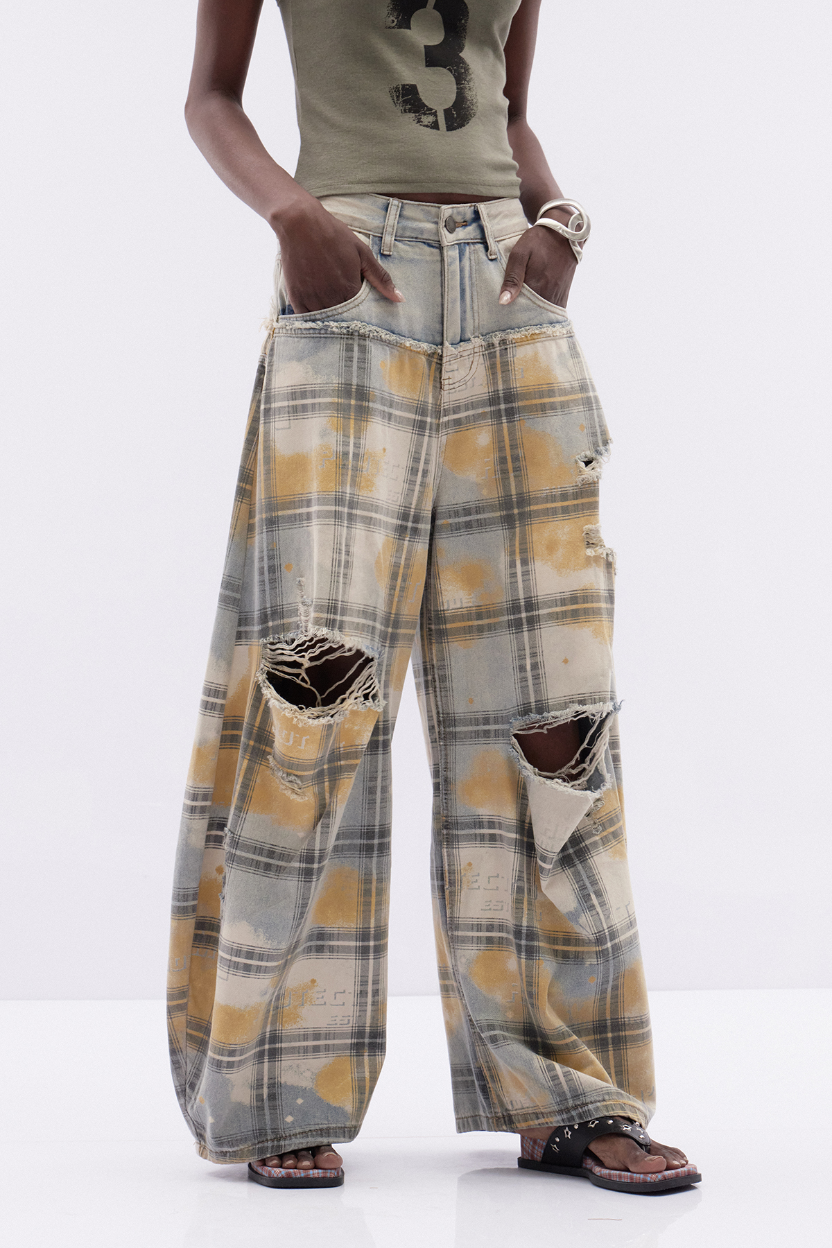 Itzal Plaid Ripped Baggy Jeans