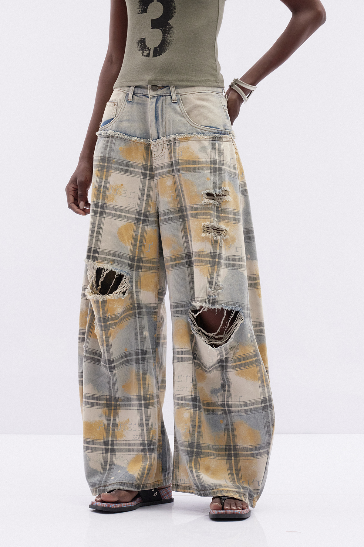Itzal Plaid Ripped Baggy Jeans