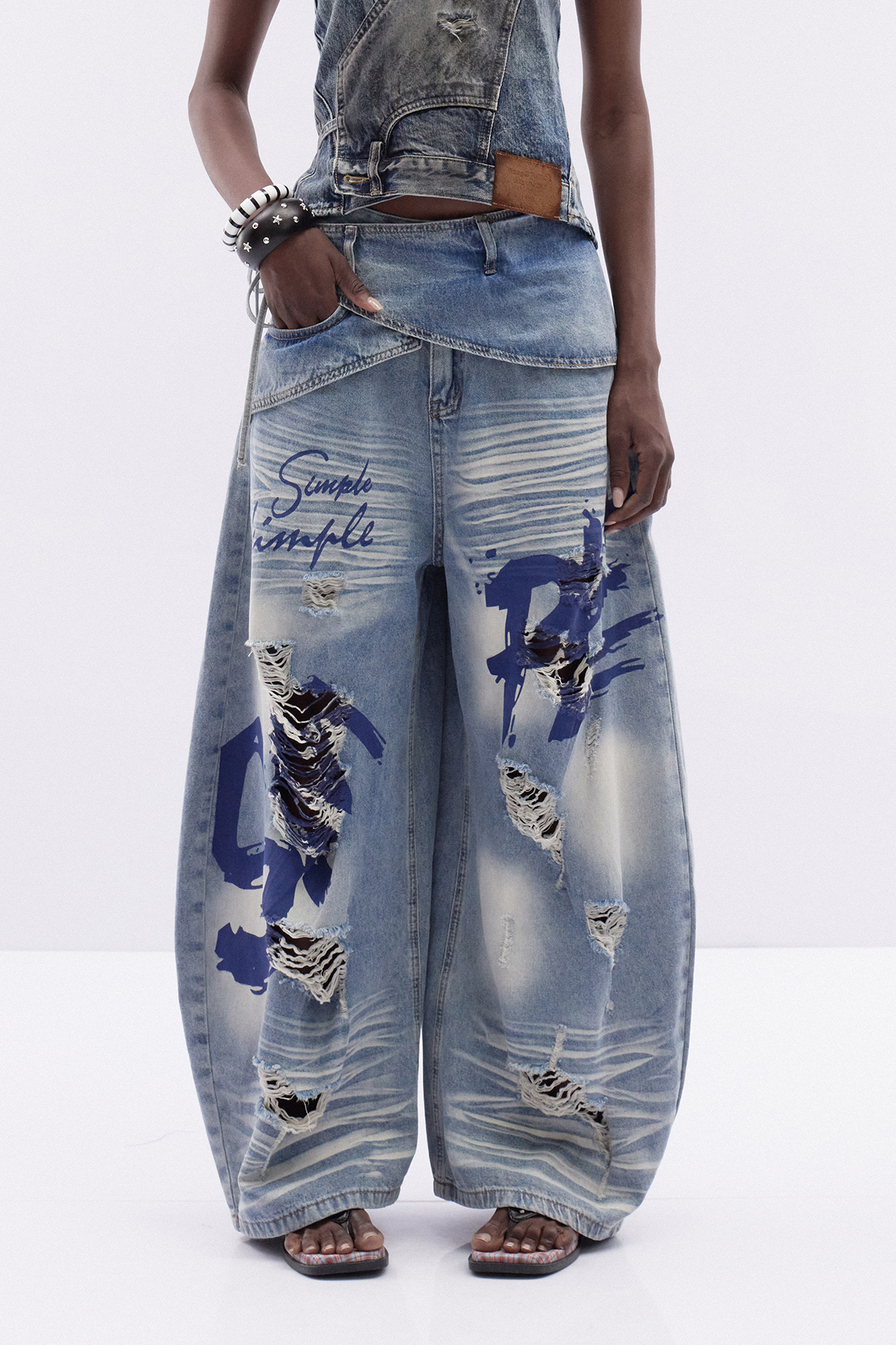 Itzayana Deconstruct Graffiti Baggy Jeans