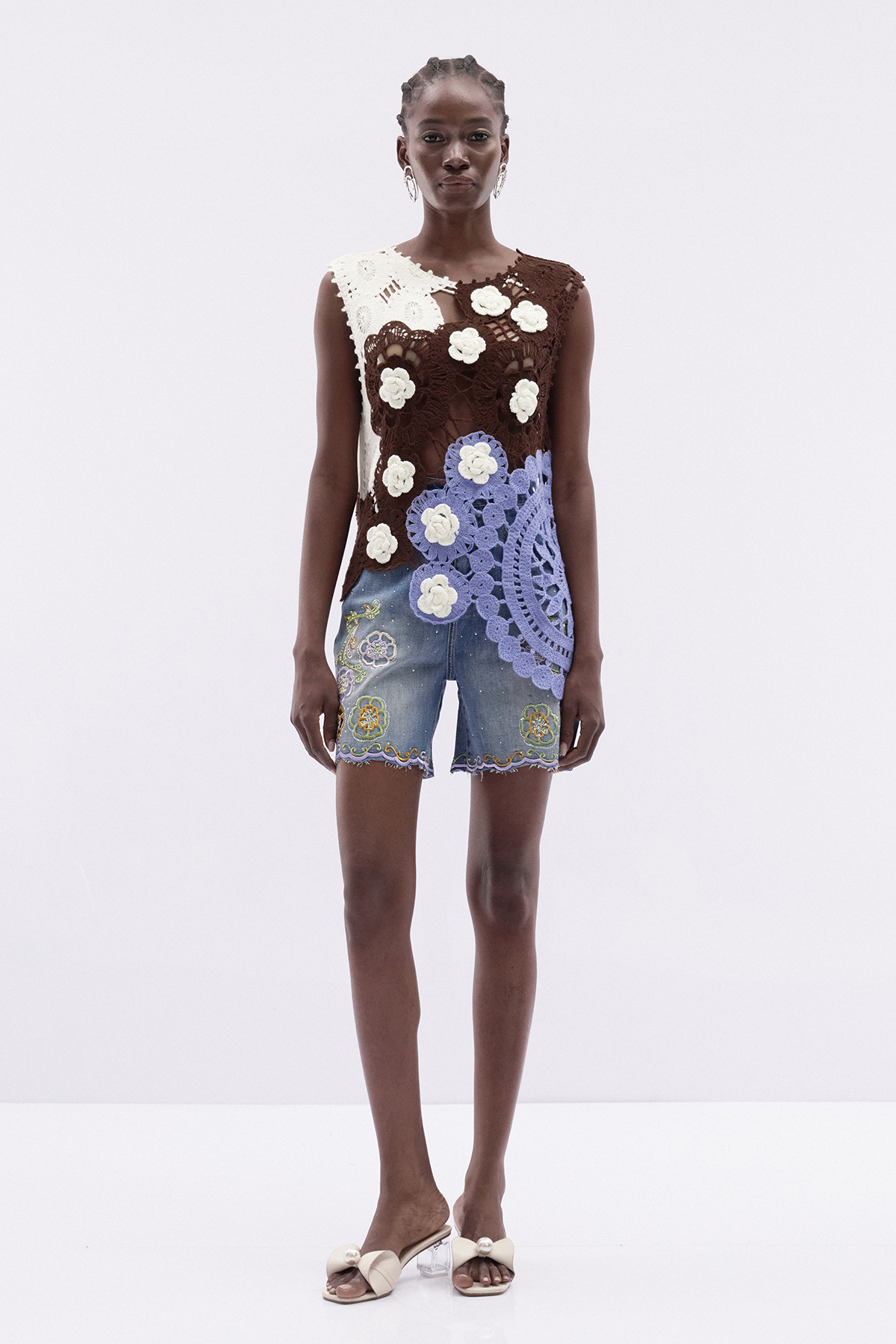 Iudgual Rhinestone Embroidered Denim Shorts