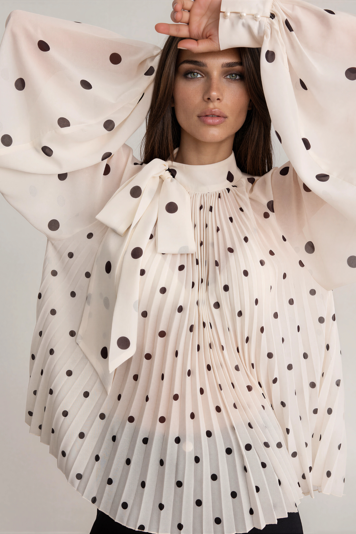 Iuventinus Batwing Sleeve Dot Top