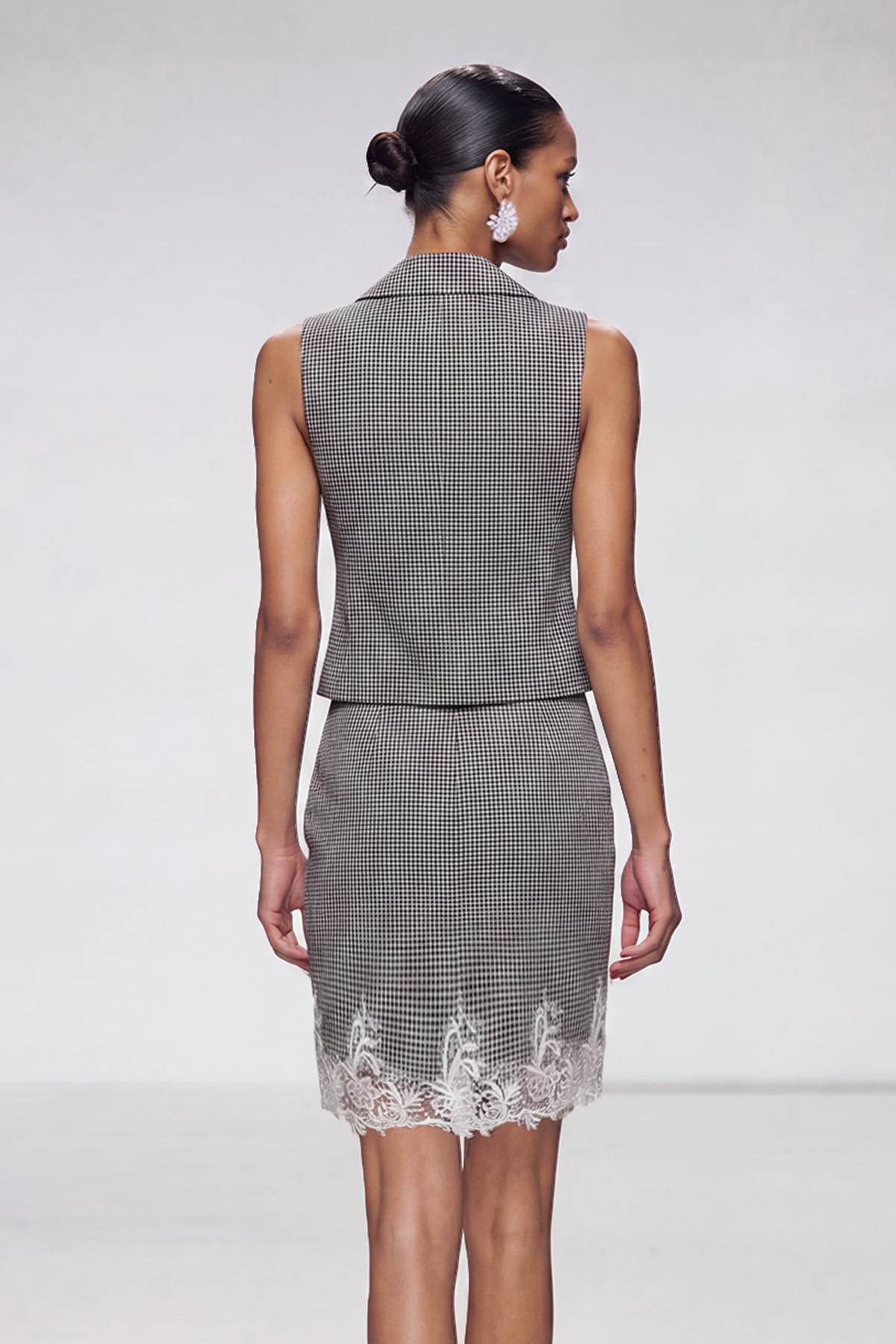 Ivano Sleeveless Grid Blazer