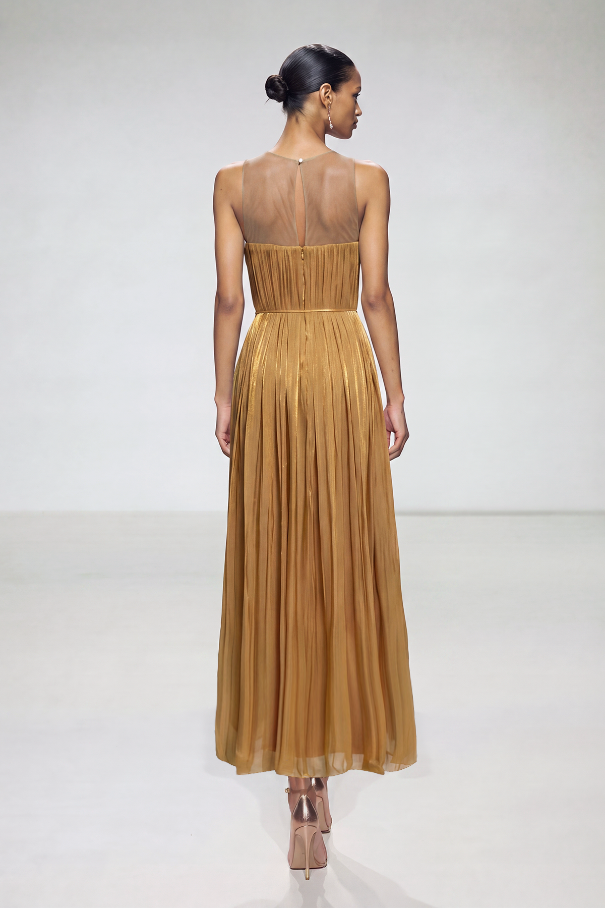 Ivete Sleeveless Crystal Maxi Dress