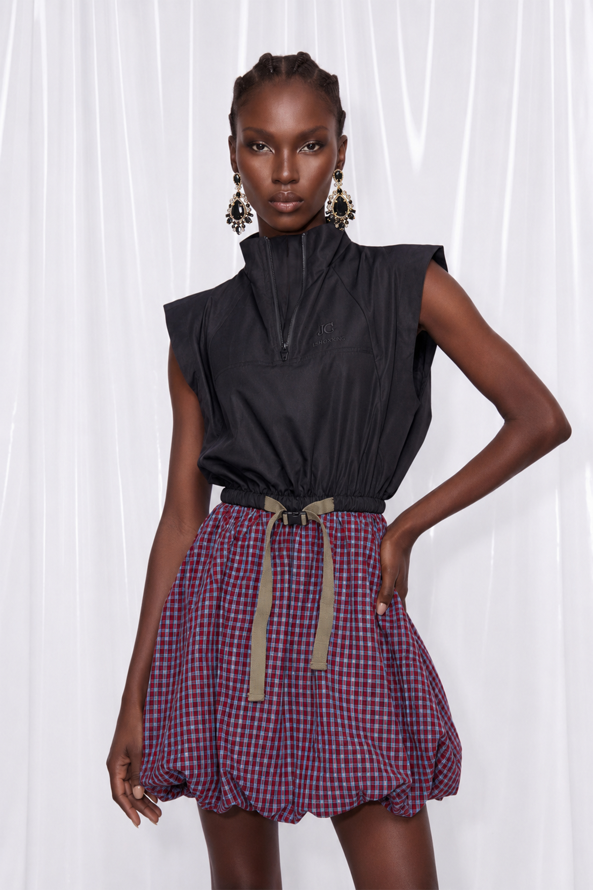 Ivone Sleeveless Grid Bubble Mini Dress In Black