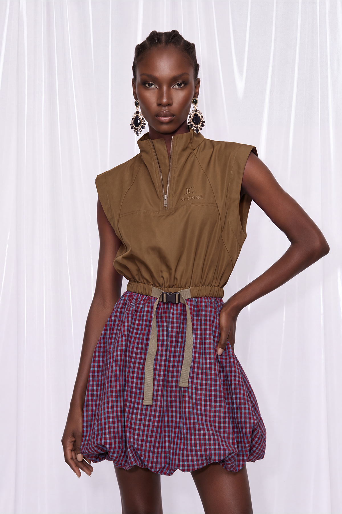 Ivone Sleeveless Grid Bubble Mini Dress In Brown