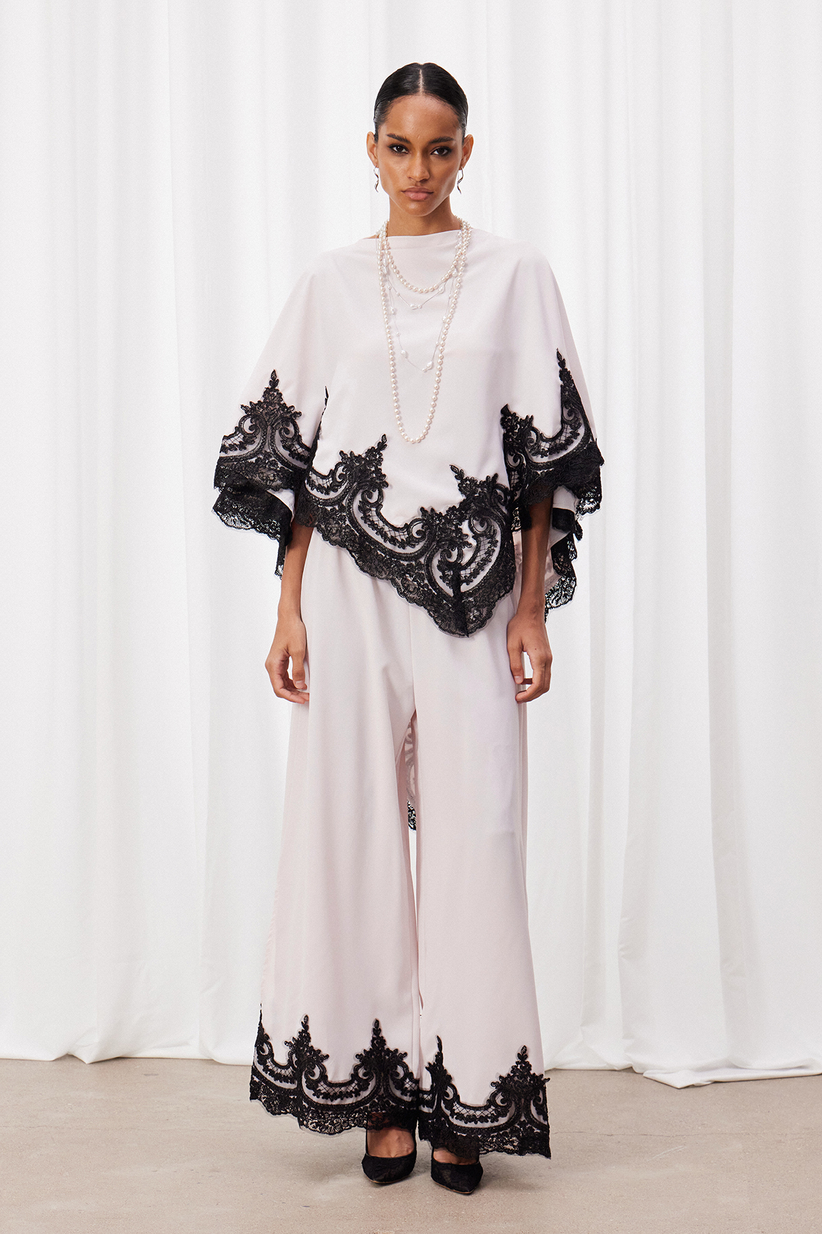 Ivonne Lace Pants Set