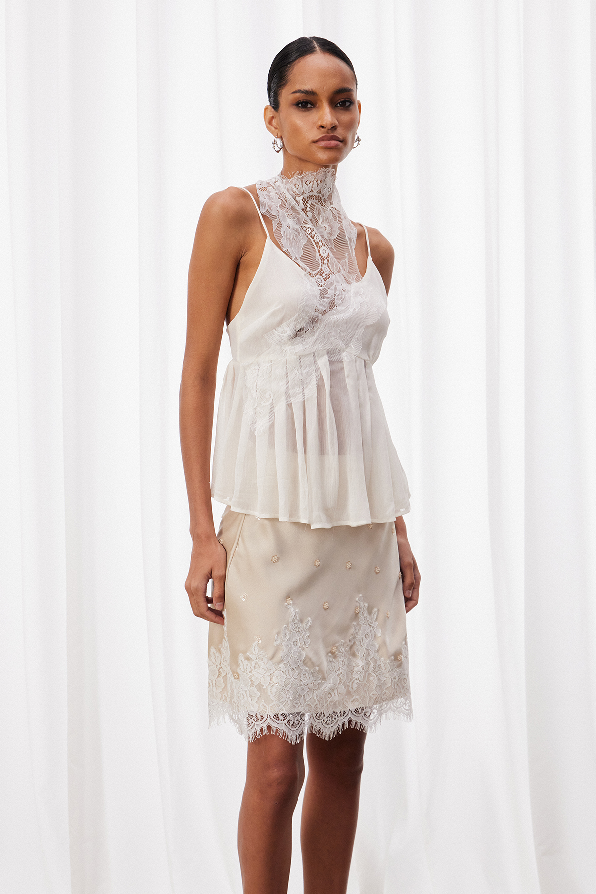 Iyov Backless Lace Top