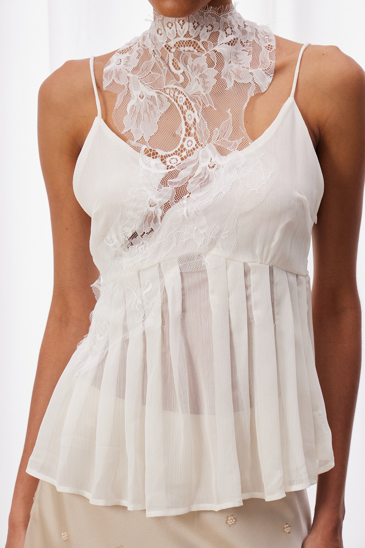 Iyov Backless Lace Top