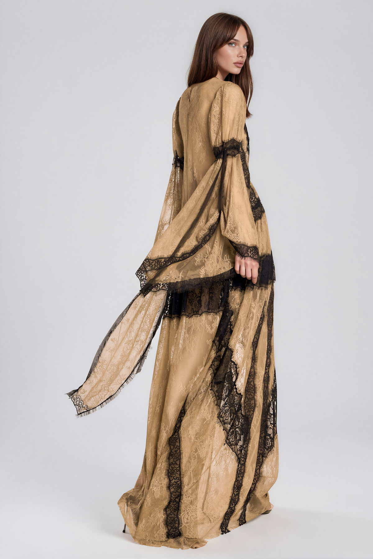 Jelka Round Neck Lace Maxi Dress
