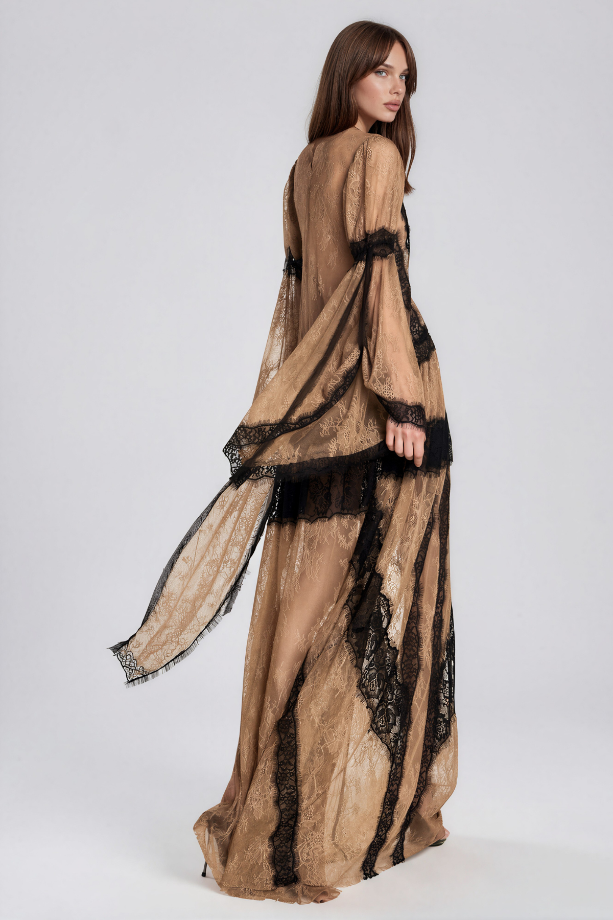 Jelka Round Neck Lace Maxi Dress