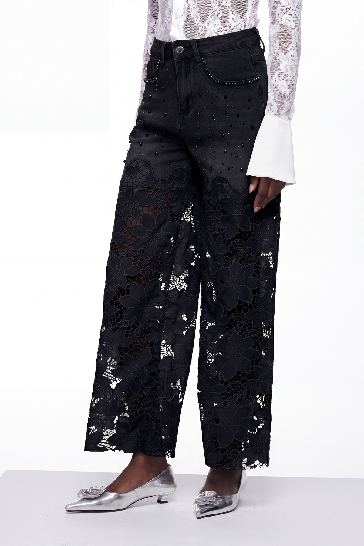 Judith Pearl Floral Cutout Jeans In Black