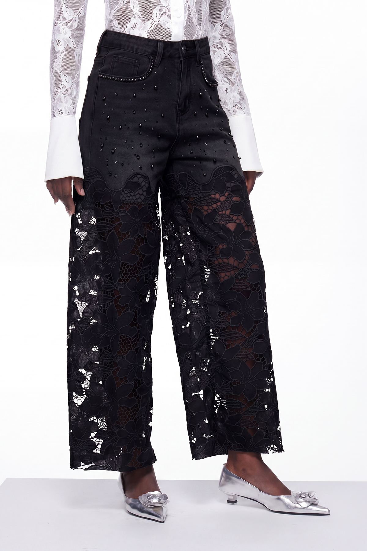 Judith Pearl Floral Cutout Jeans In Black