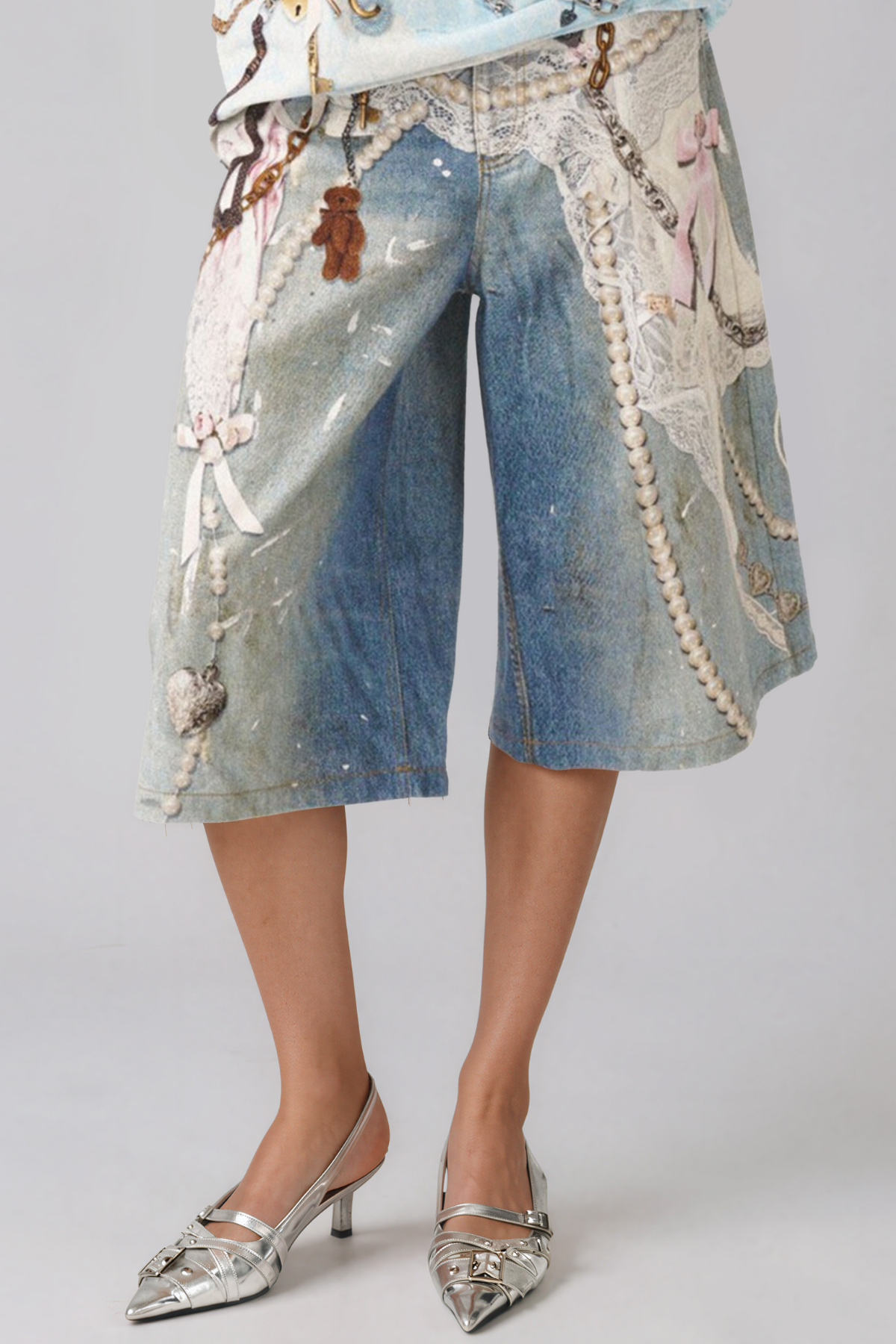 Kalil Lace Print Capri Jeans