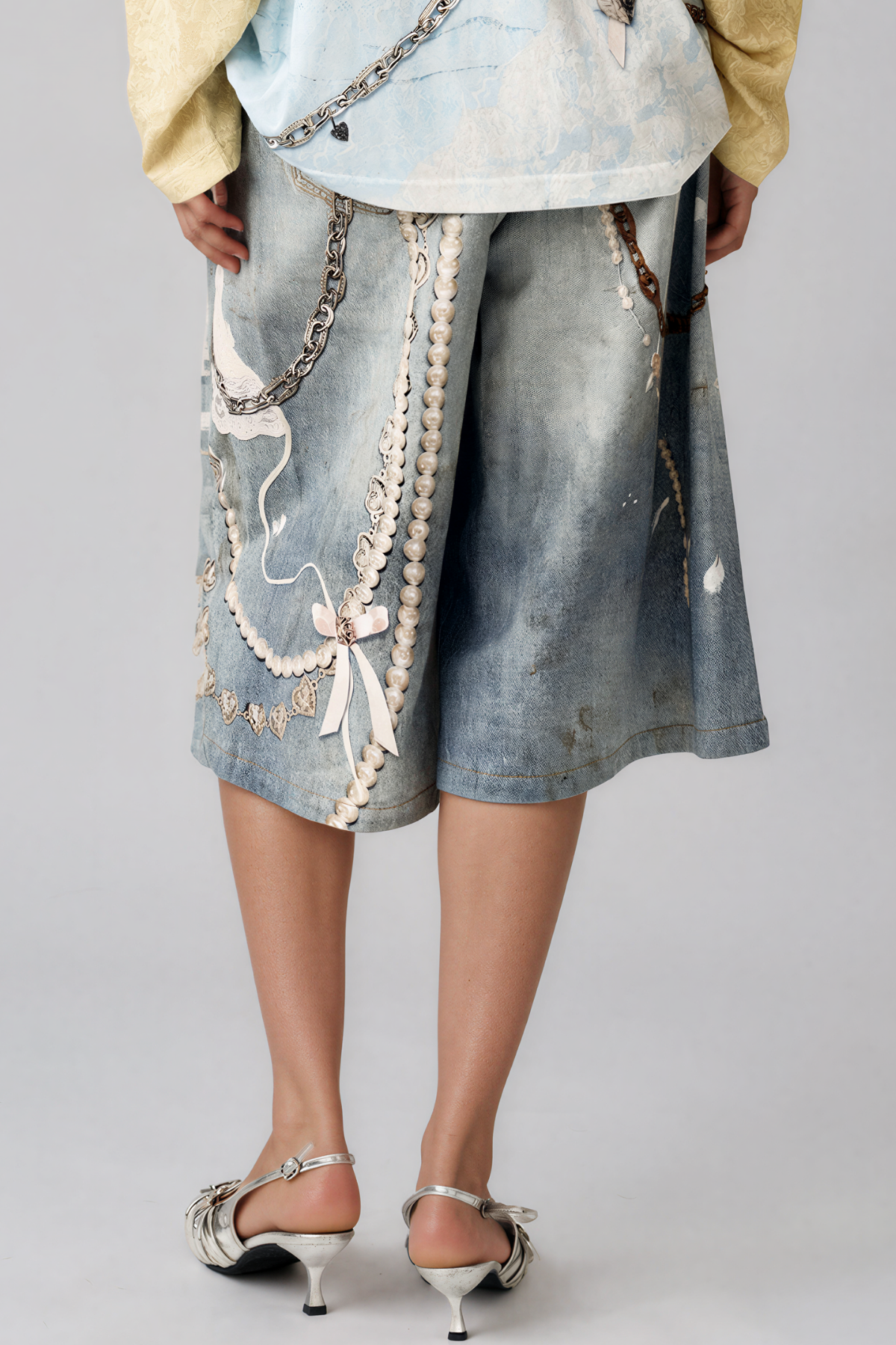 Kalil Lace Print Capri Jeans