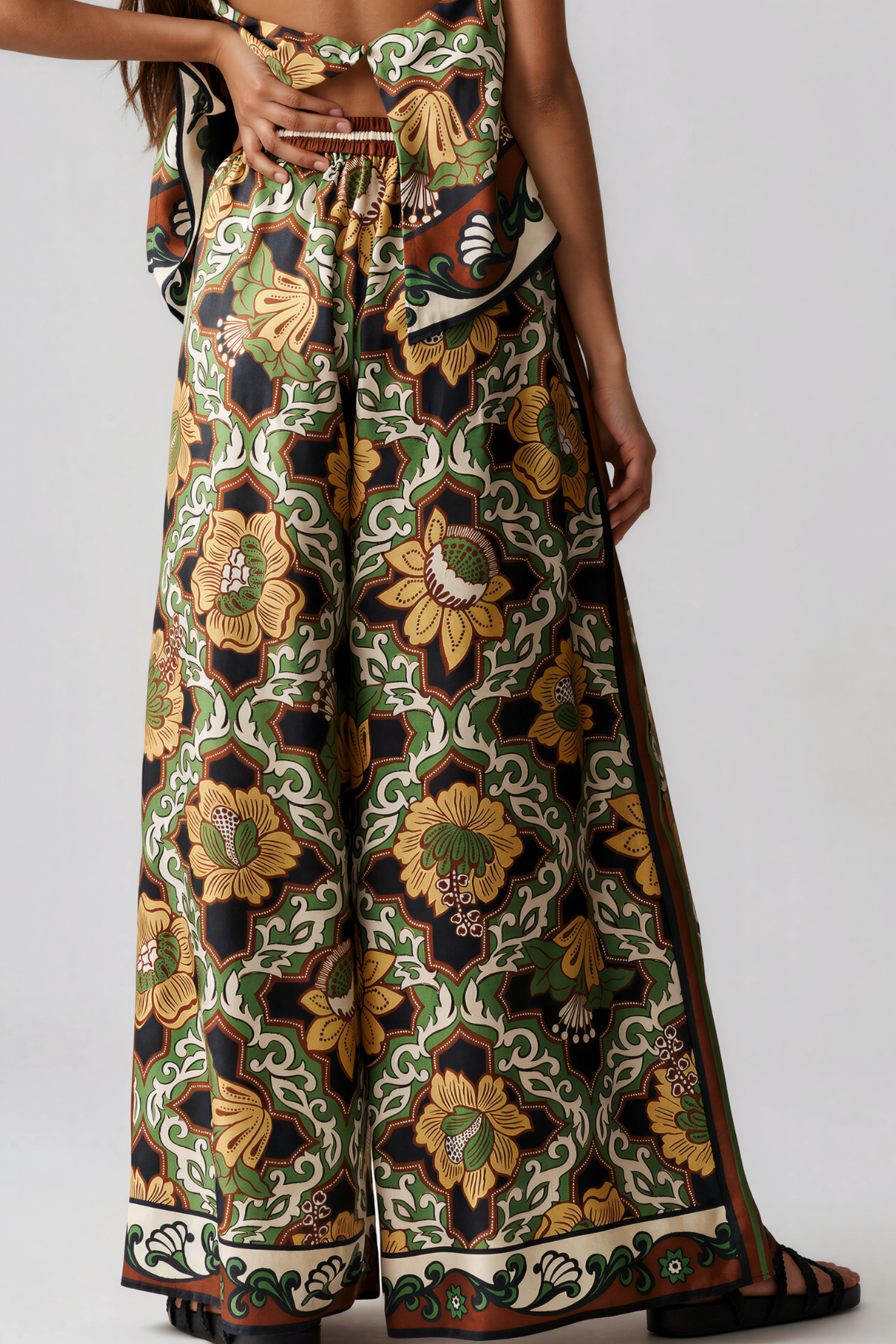 Kanuha Halter Neck Floral Pants Set 