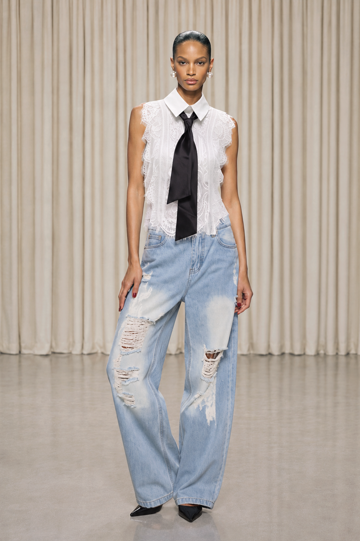 Karmina Sleeveless Lace Shirt