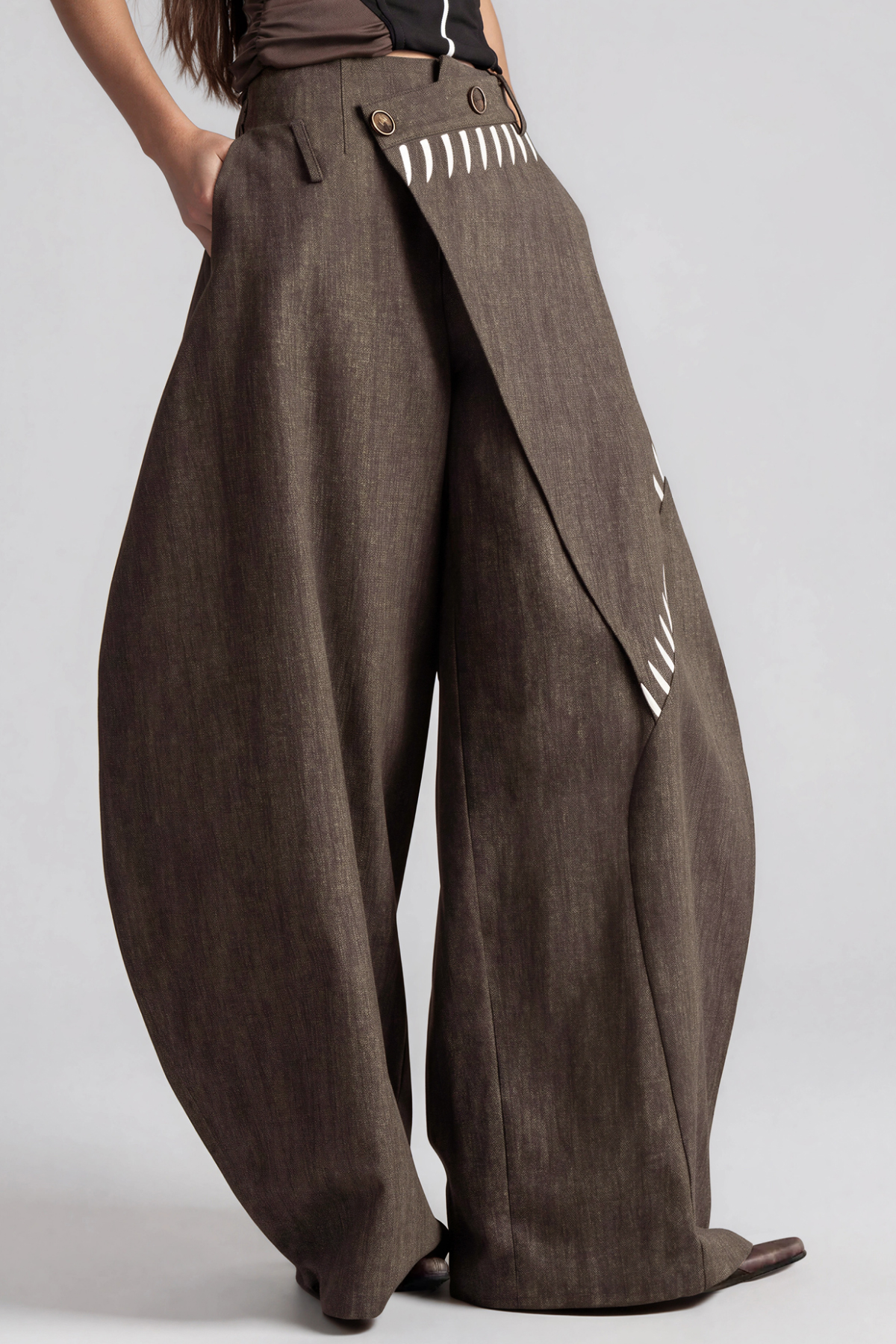Kious Asymmetric Baggy Pants