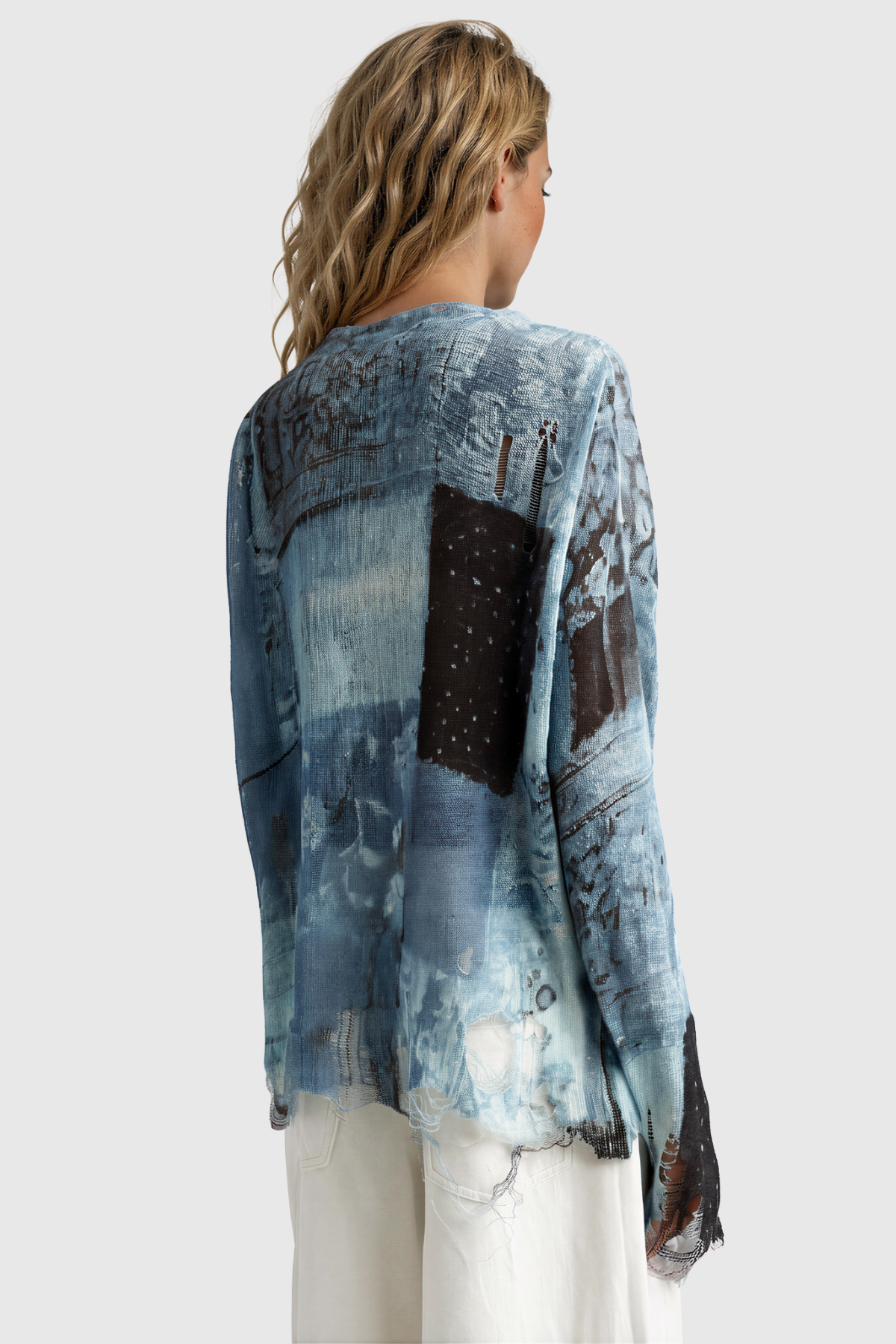 Kyabra V Neck Print Knit Top