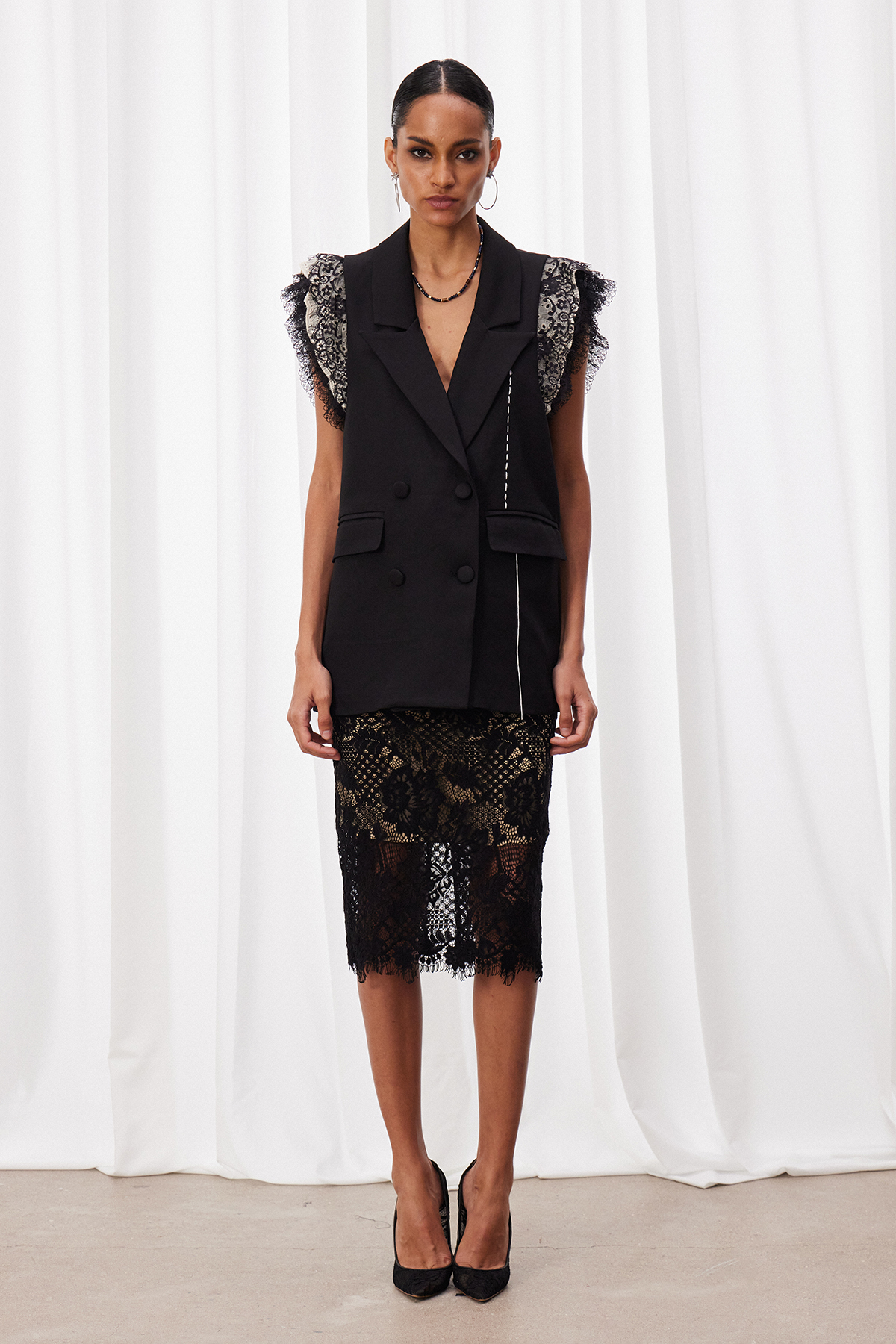 Maarit Sleeveless Lace Blazer