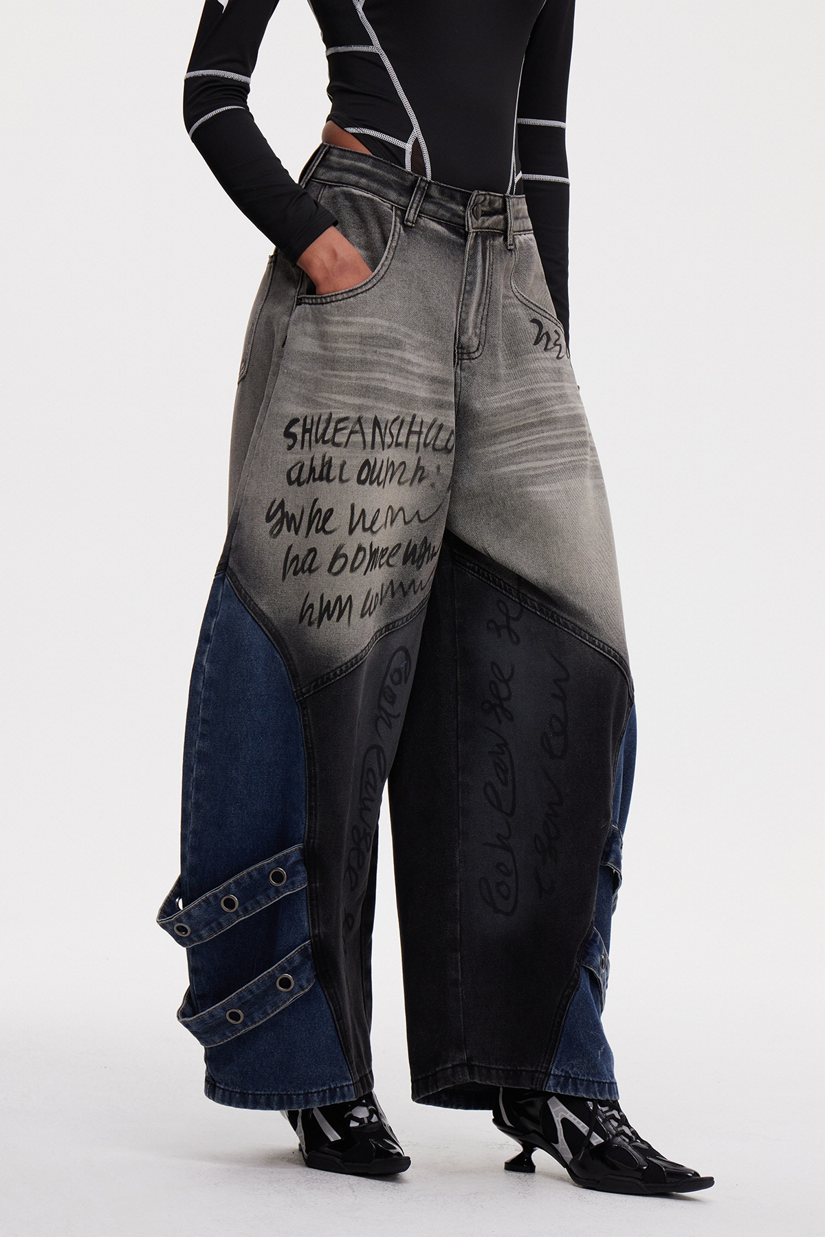 Madhavi Colorblock Print Baggy Jeans