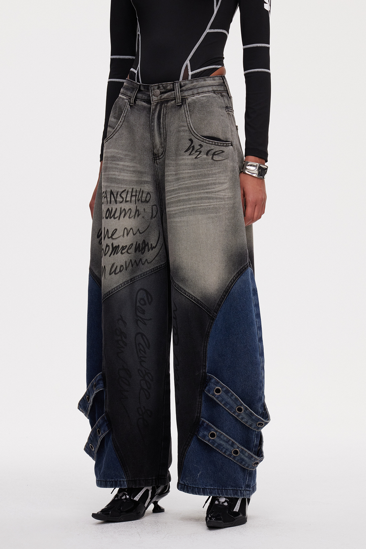 Madhavi Colorblock Print Baggy Jeans