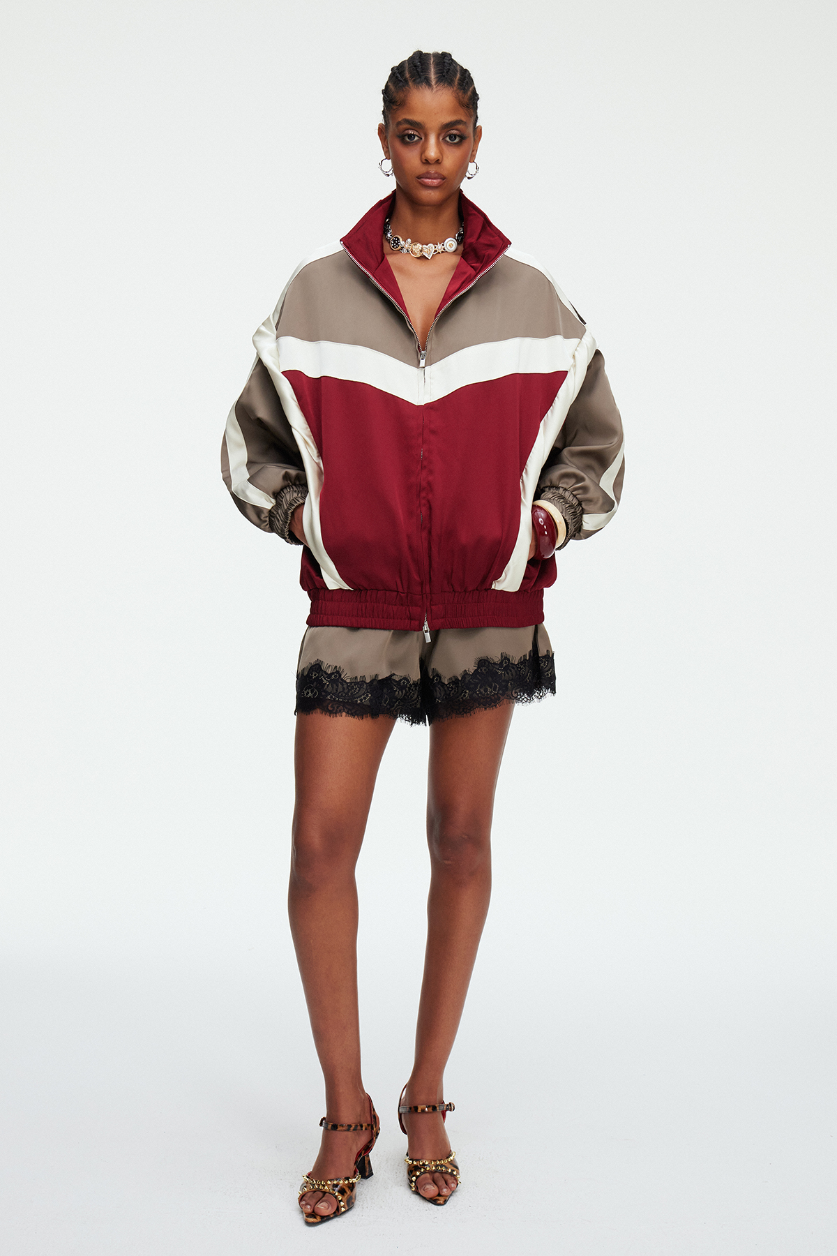 Maedoc Funnel Neck Shorts Set