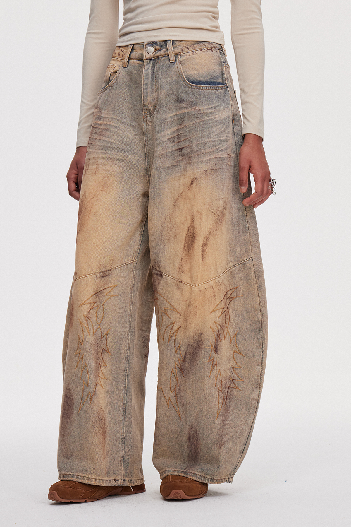 Mahesha Embroidered Baggy Jeans