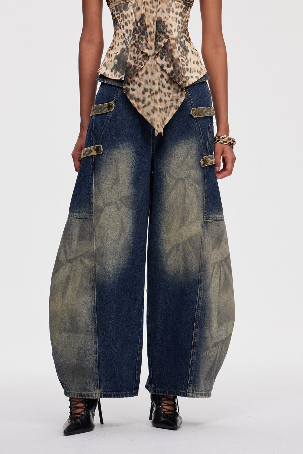 Mahihkan Leopard Baggy Jeans