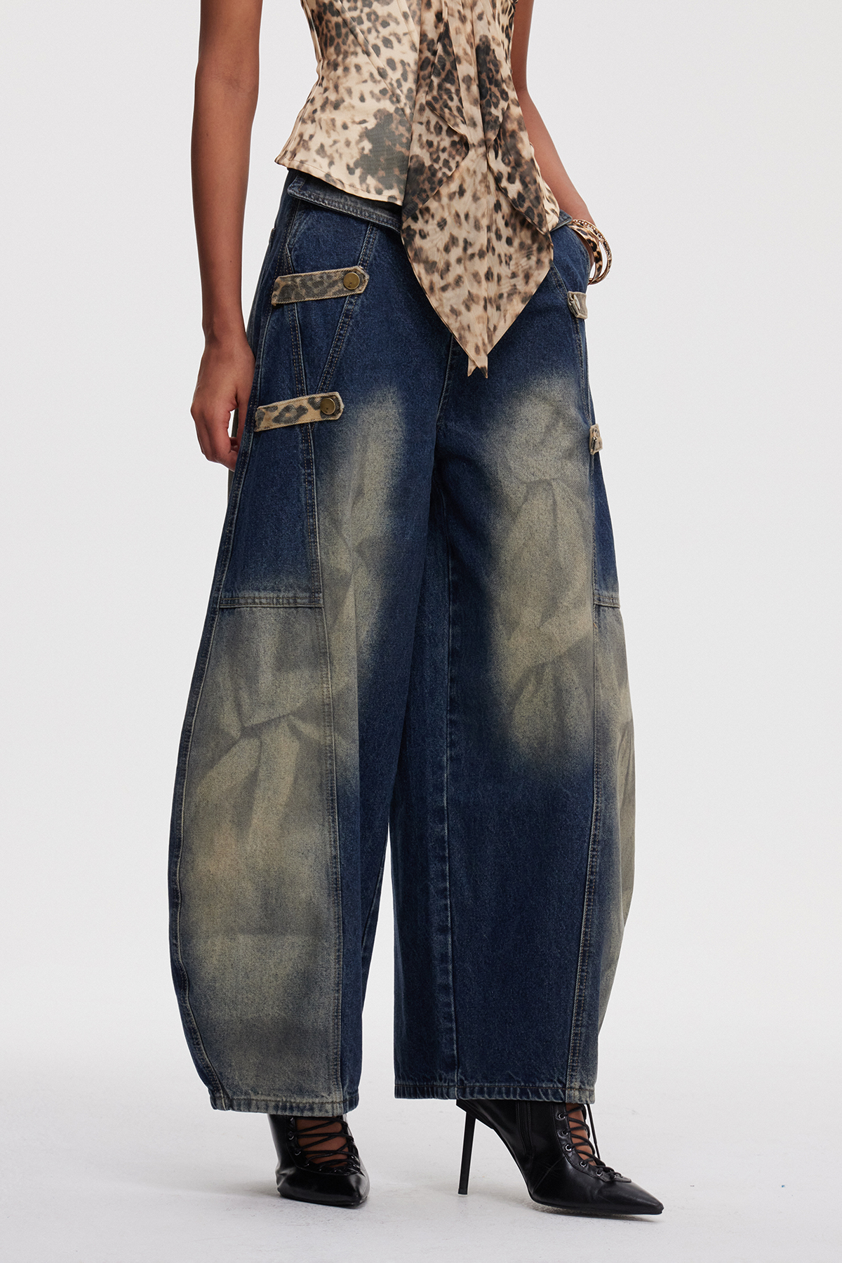 Mahihkan Leopard Baggy Jeans