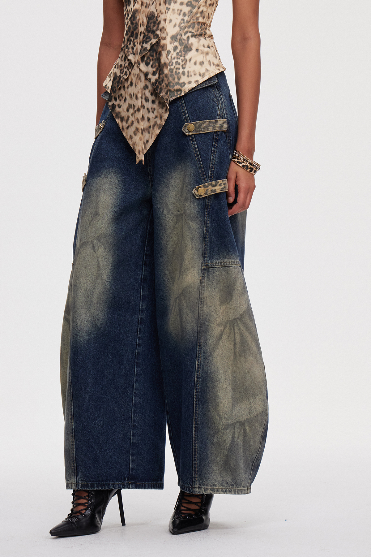 Mahihkan Leopard Baggy Jeans