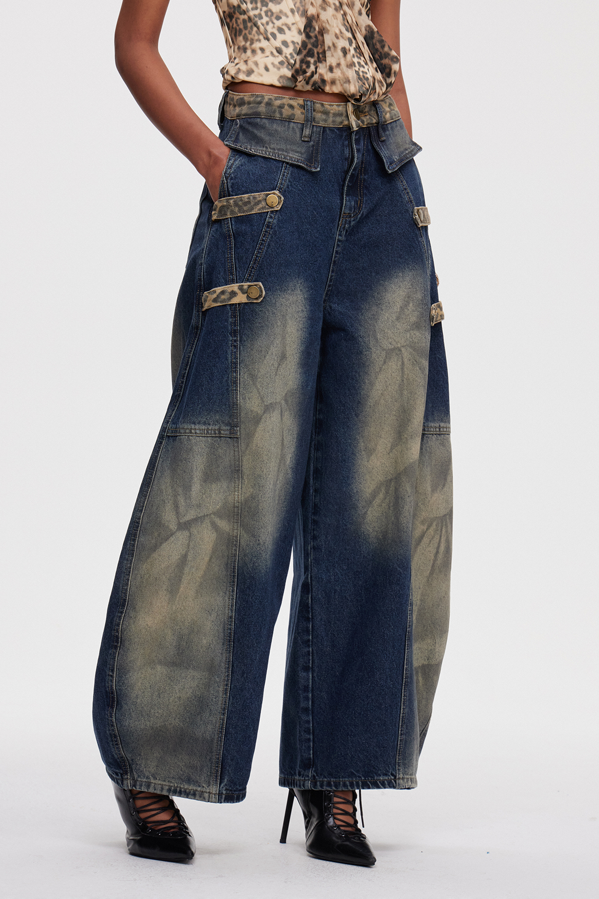 Mahihkan Leopard Baggy Jeans