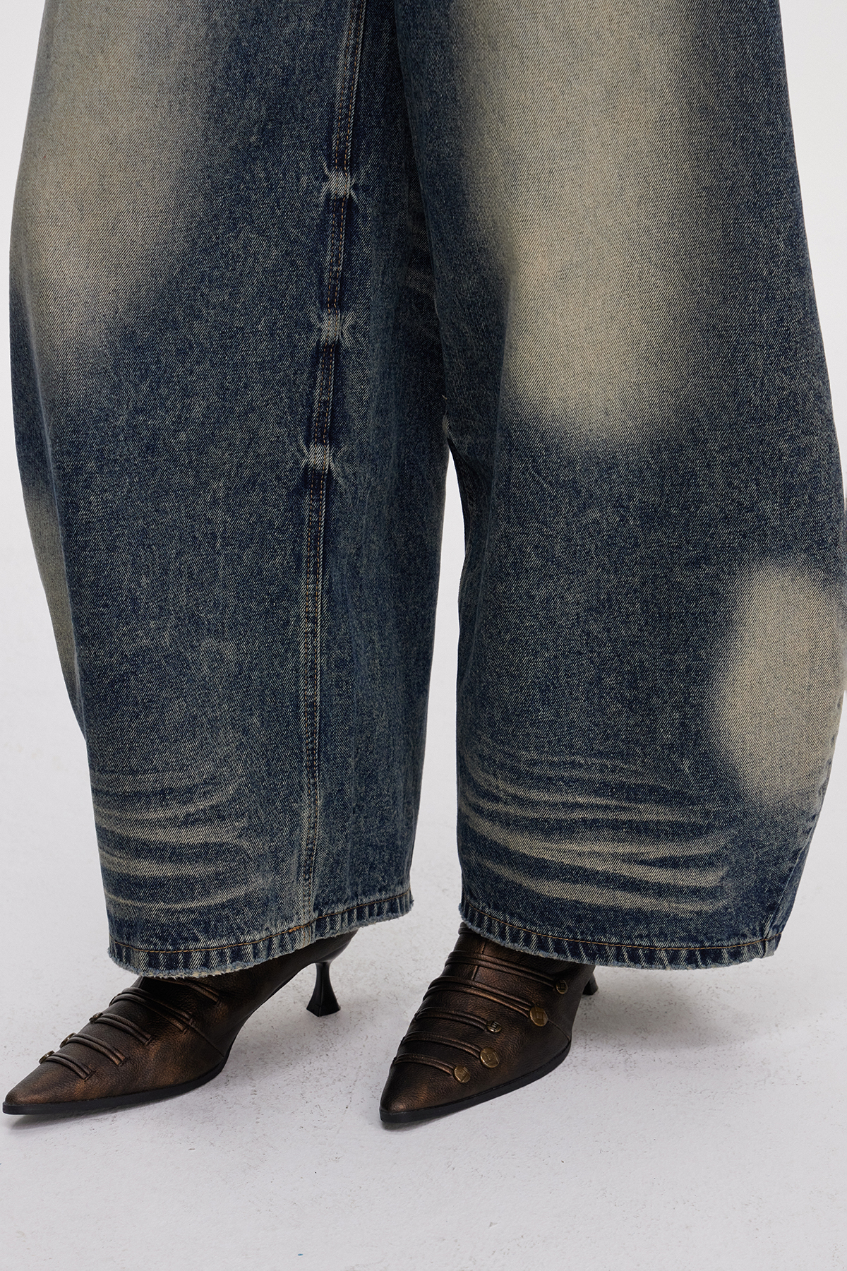 Mahri Embroidered Jeans