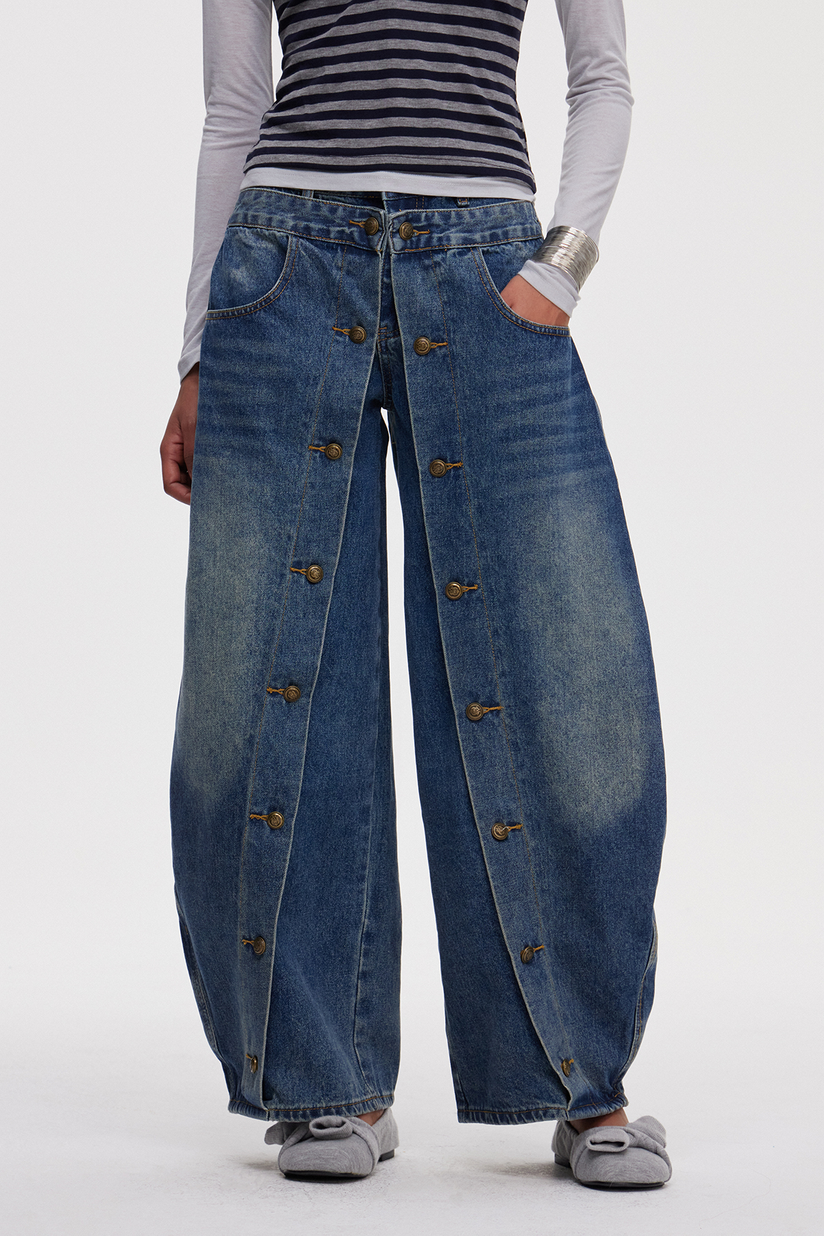Mahthilt Button Jeans