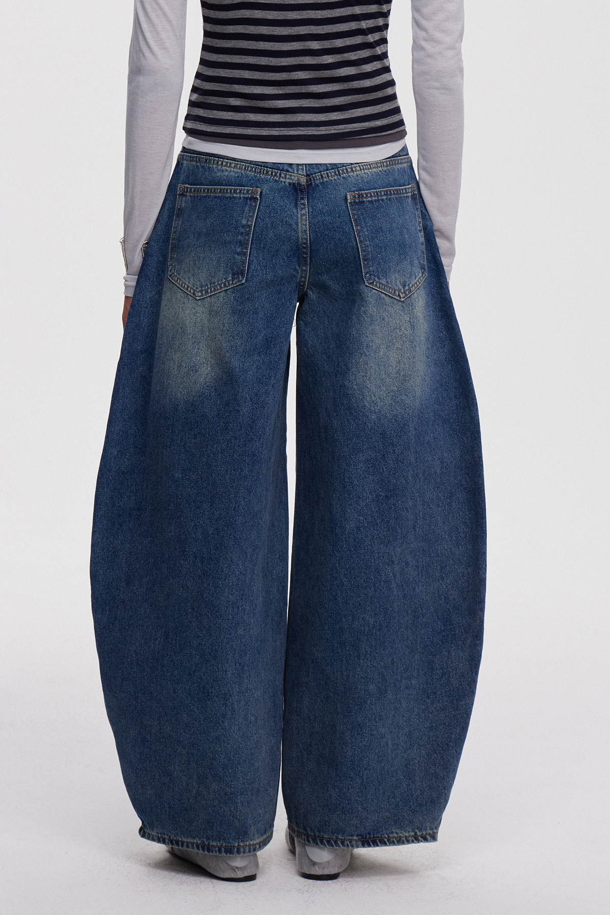Mahthilt Button Jeans