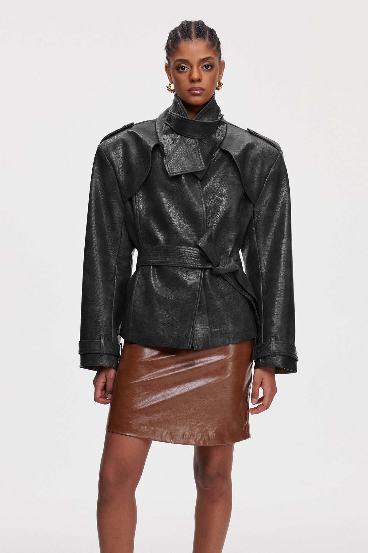 Mainio Leather Trench Coat In Black
