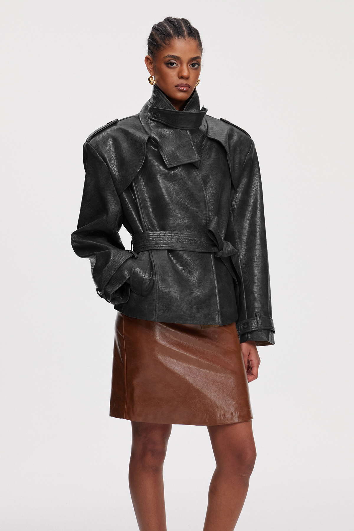 Mainio Leather Trench Coat In Black