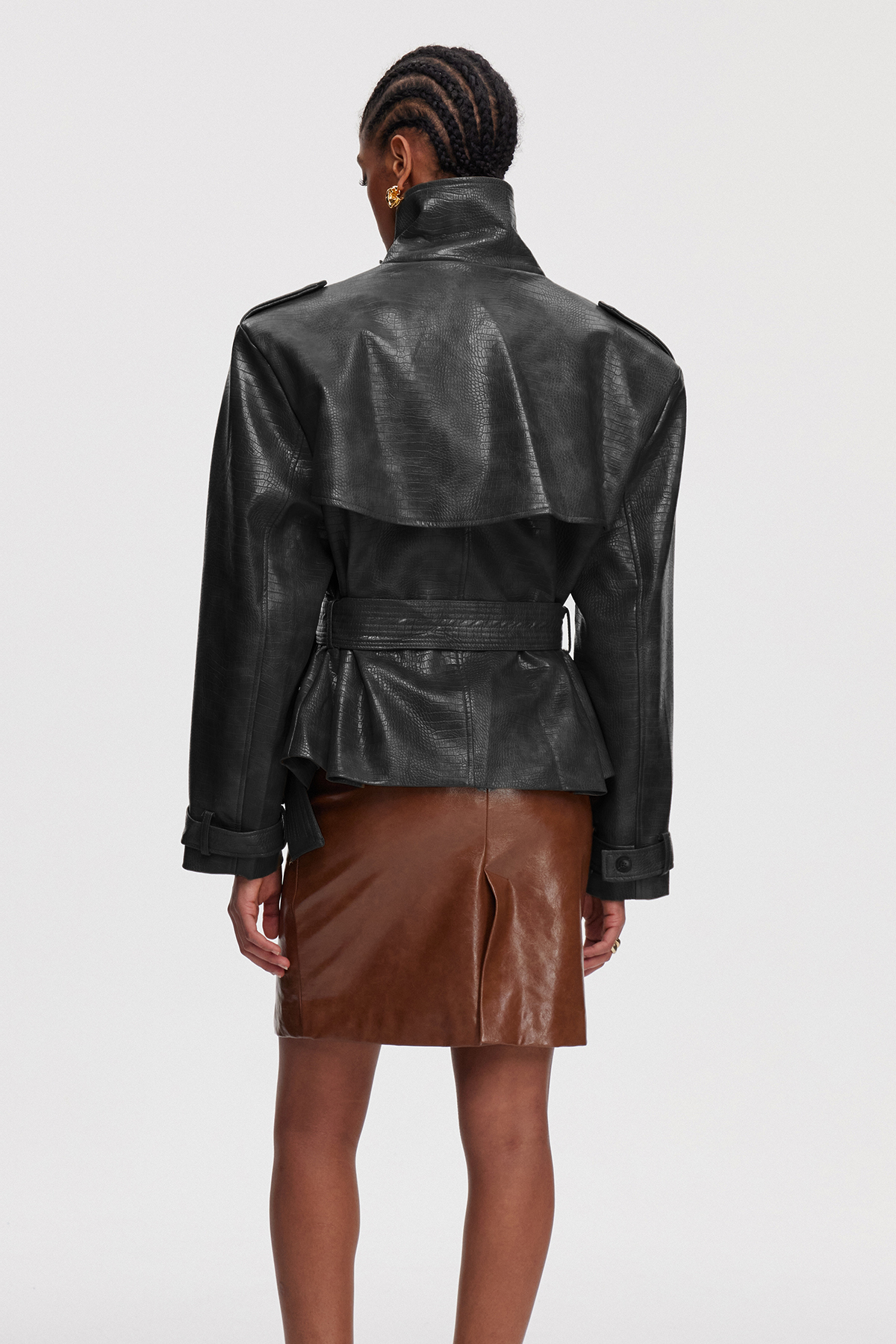 Mainio Leather Trench Coat In Black