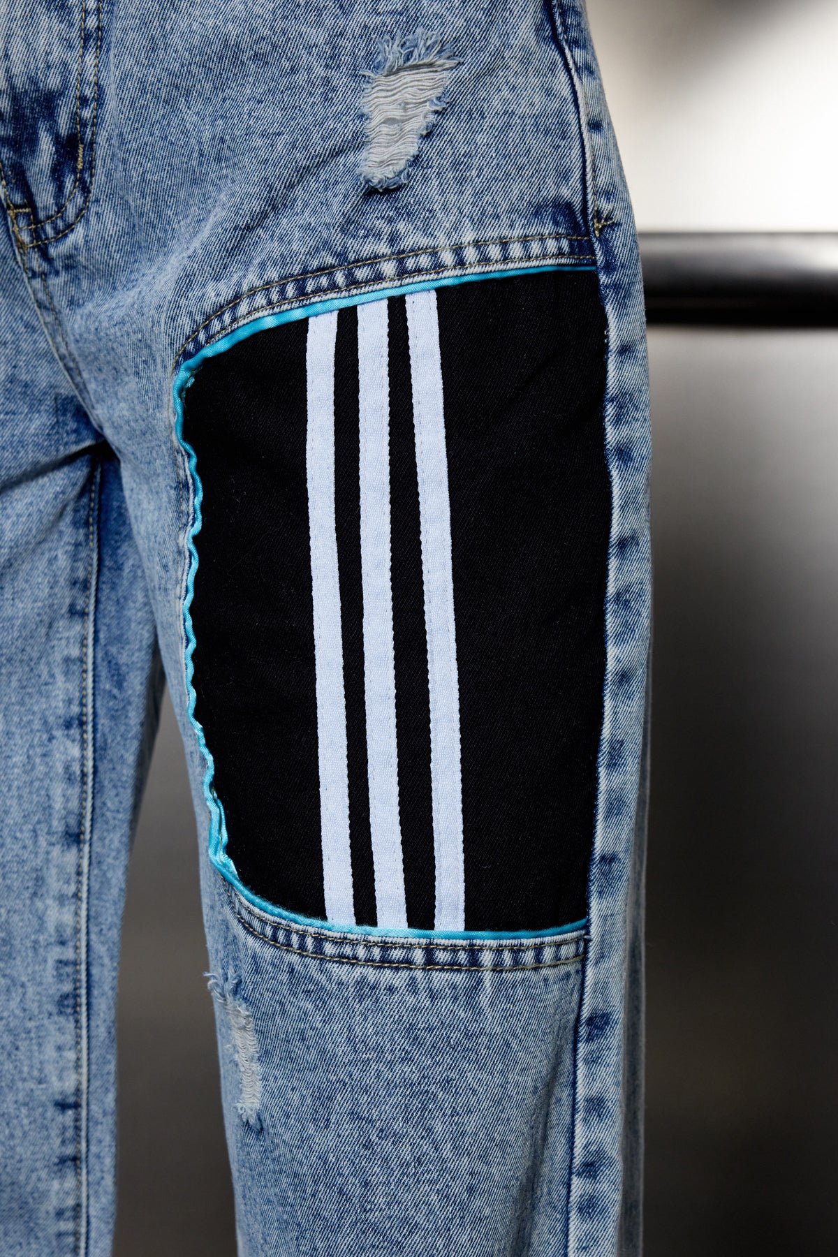 Pari Torn Deconstructed Barrel Jeans