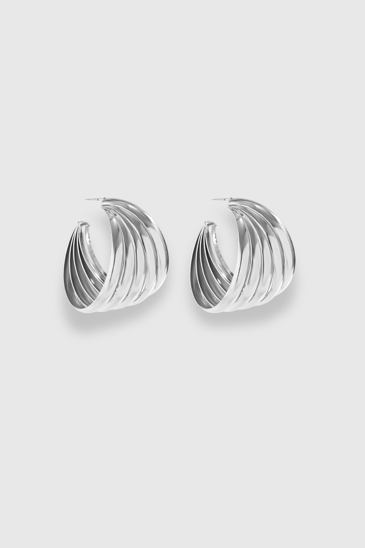 Sky Metal Shell Earring In Silver