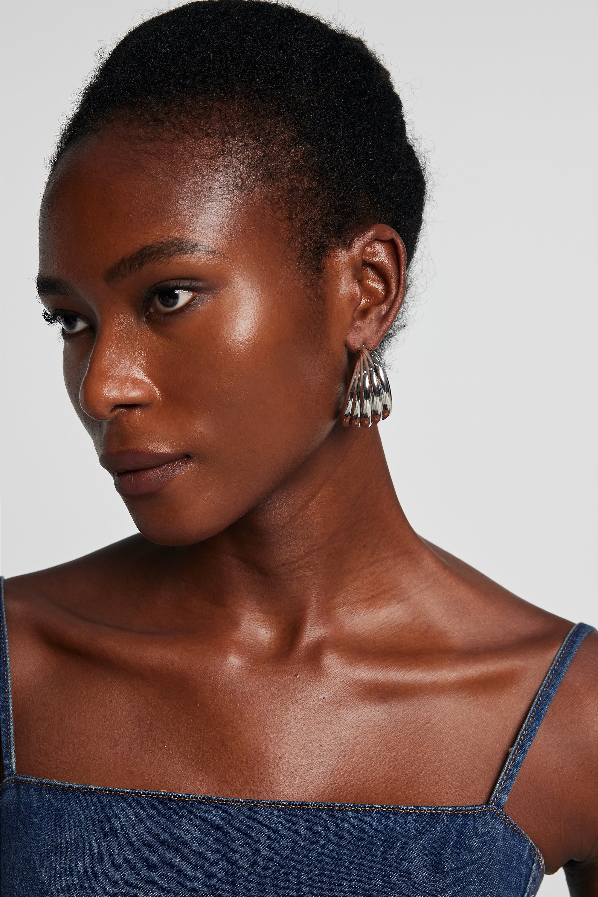 Sky Metal Shell Earring In Silver