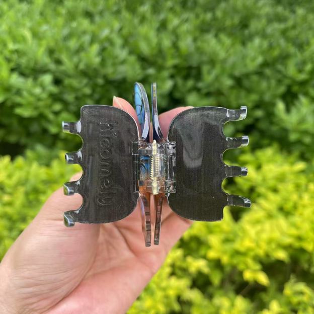 Non-transparent Colored Butterfly Claw