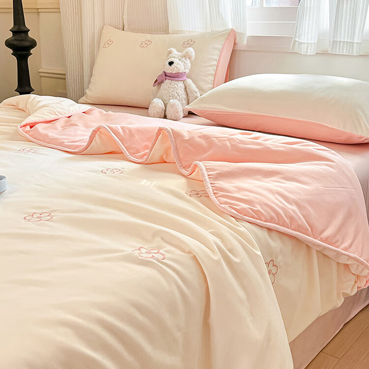 Bestickte Sommerdecke aus gewaschener Baumwolle